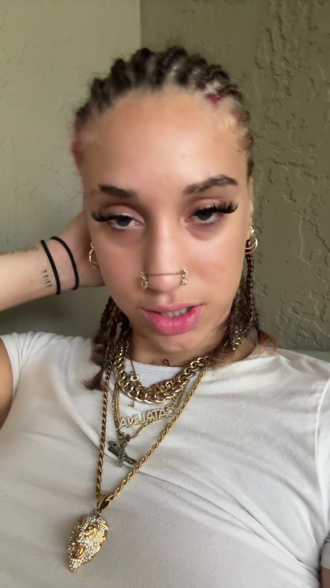 @Nichole_11_