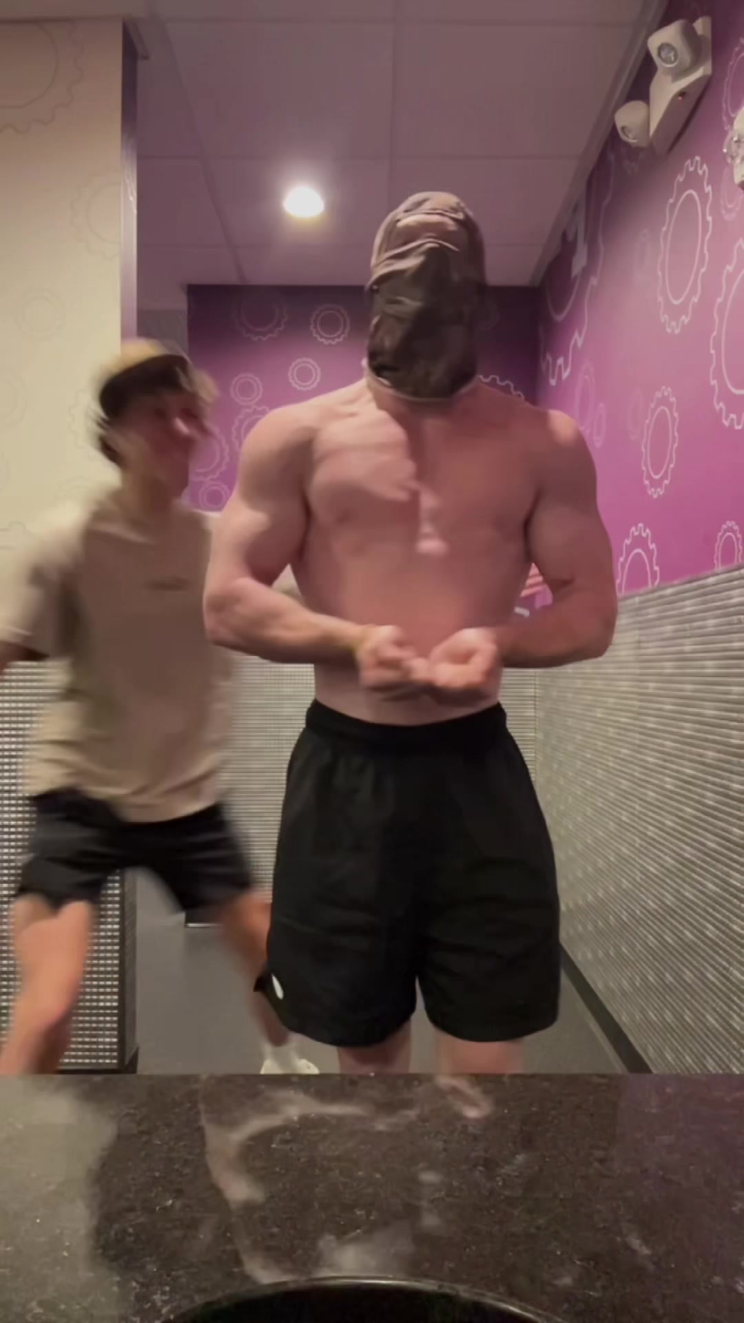 @Flÿ