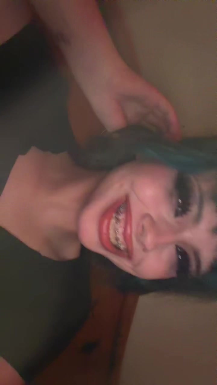 @d03_gUrl