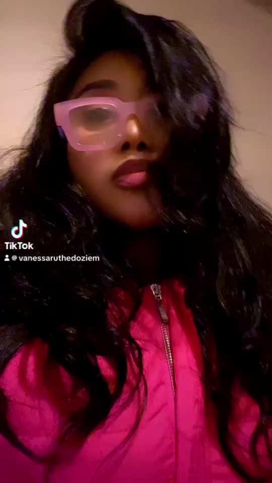 @Vanessa 🇨🇦