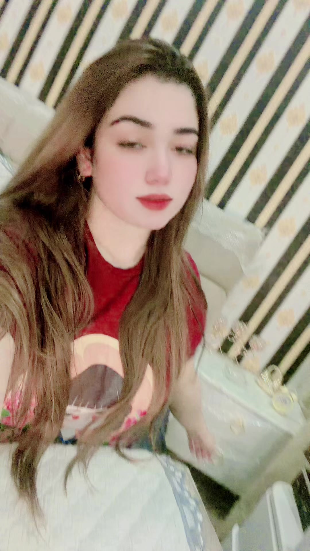 @Lovely Khan 🥀