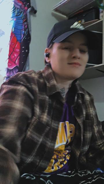 @pineappleonpizza
