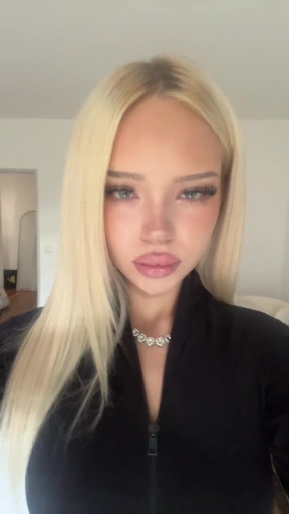 @аня