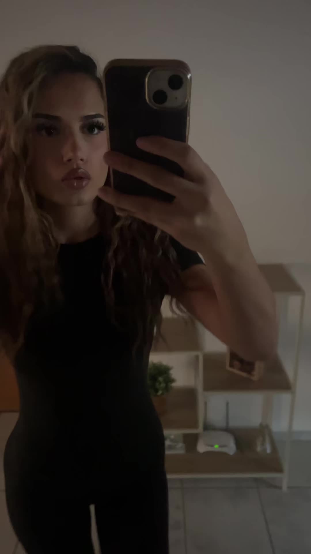 @anelamrn_