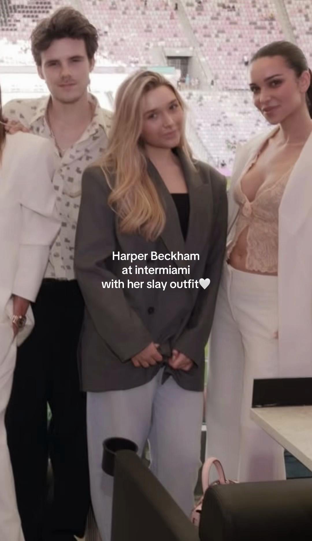 @harperbeckham (fan page🤍🪽)