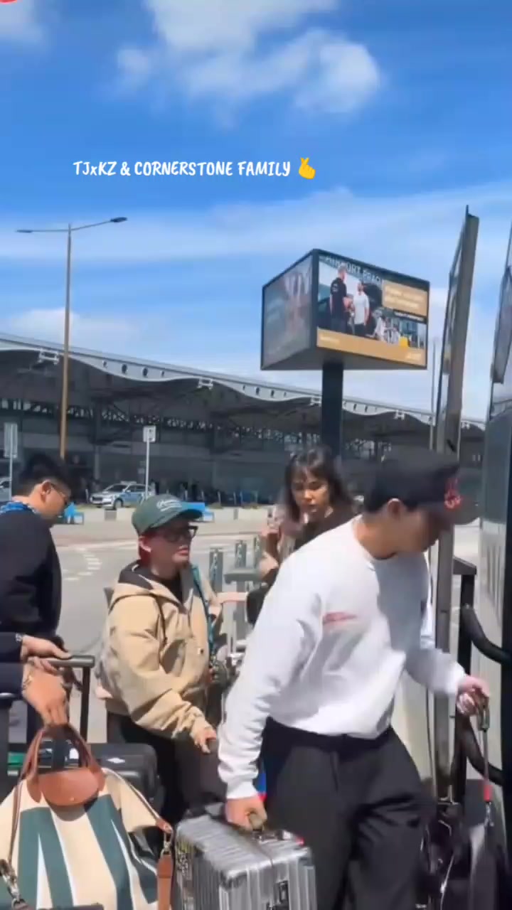 @티투스 존 크리스틴