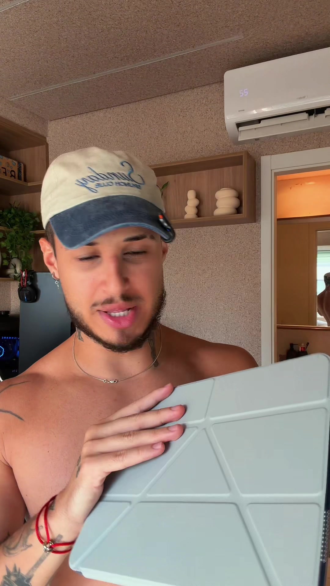 @Vilhena