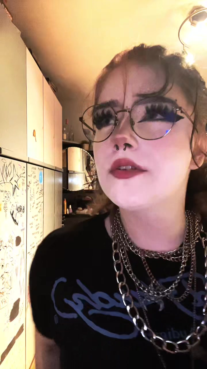 @Coco🦇𖣂