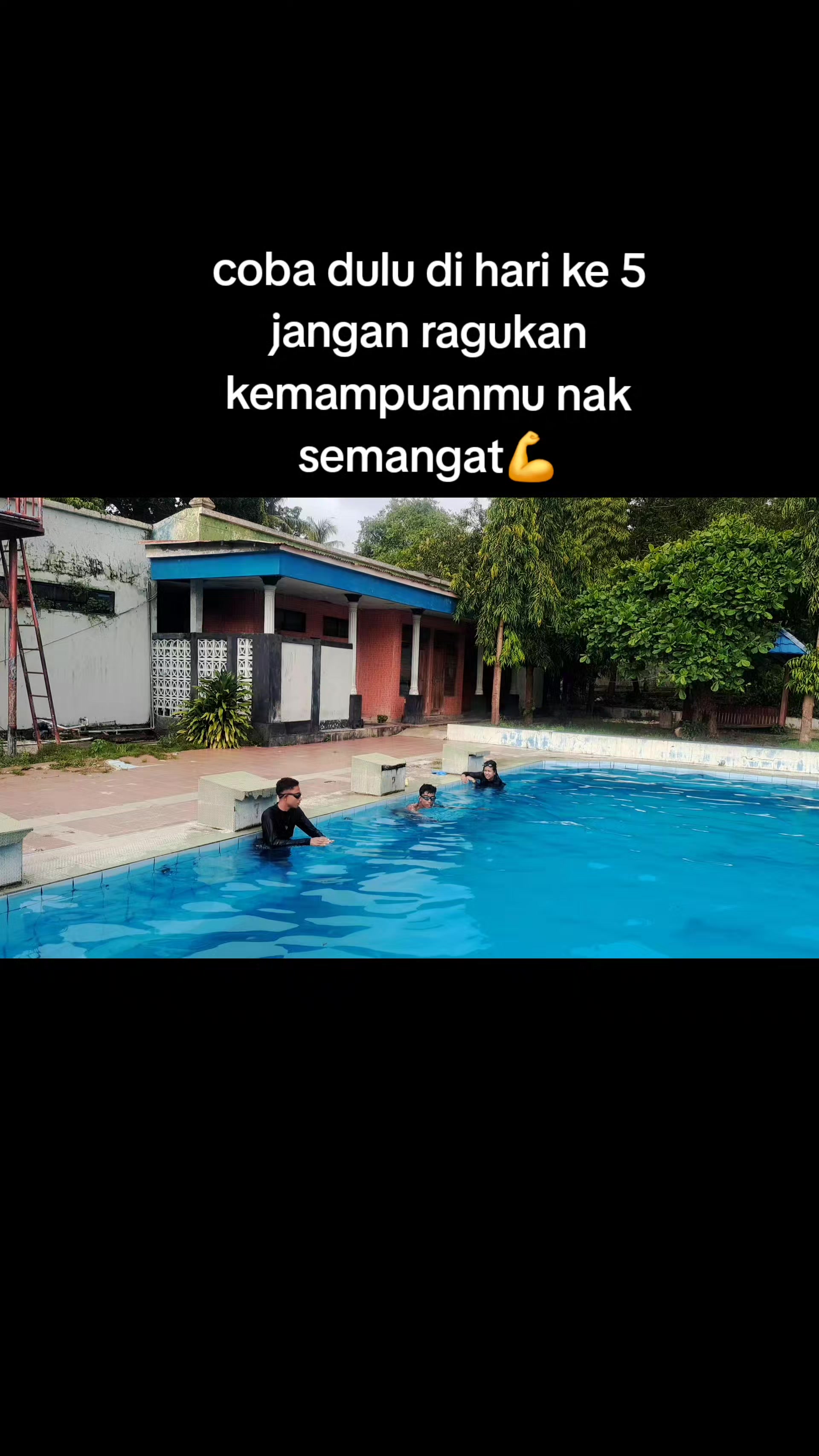 @Ria swimming NTT