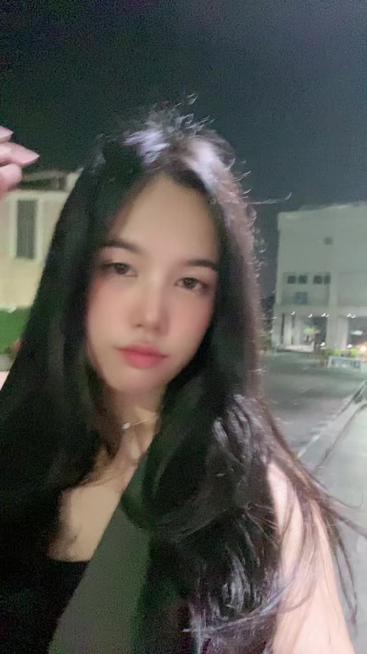 @Jshshjkskks
