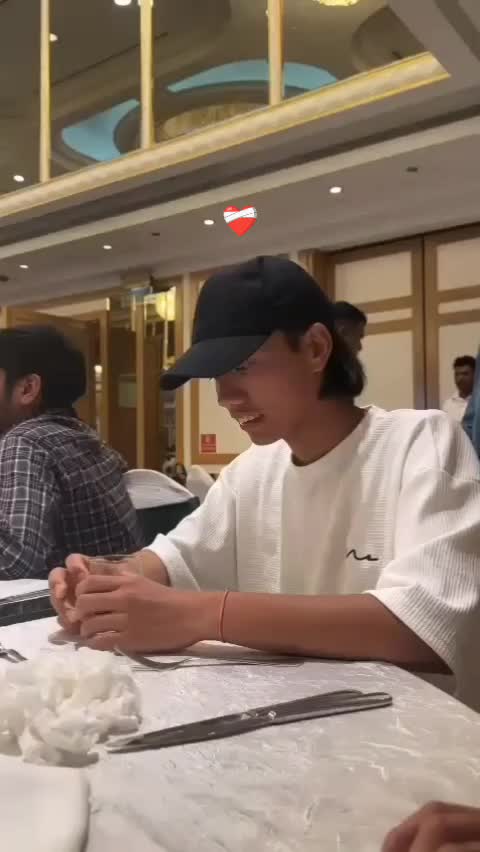 @๐
บ๐๐๐ฉ๐๐คโ๐ค