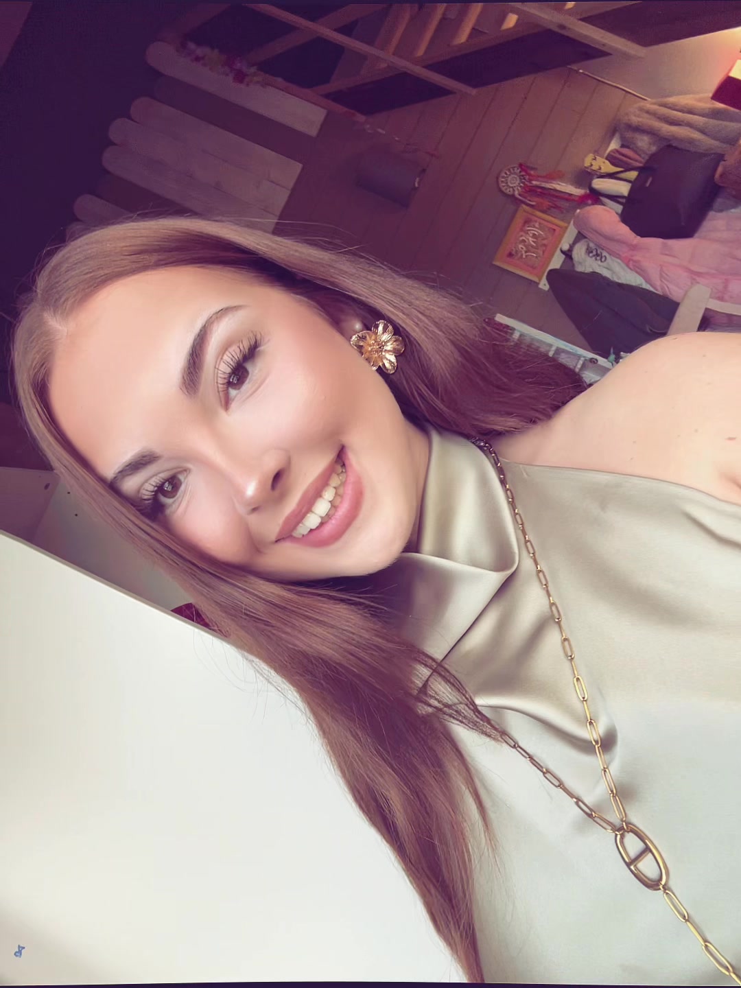 @𝐣𝐞𝐚𝐧𝐧𝐞_𝐠𝐬𝐭𝐥
