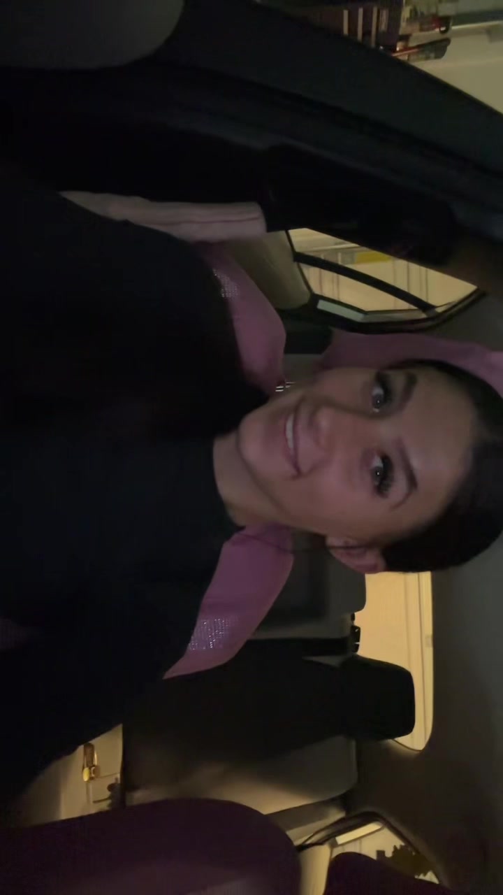 @♡ ella ♡
