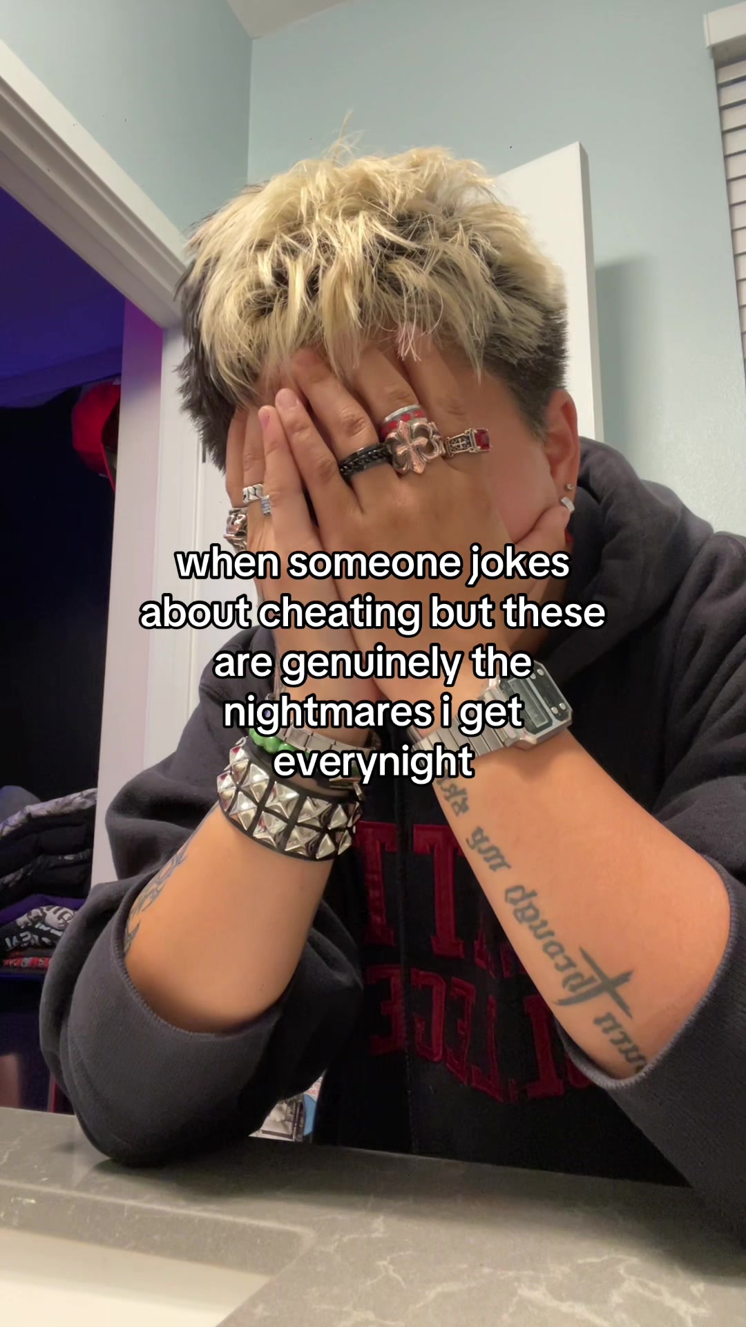 @♱