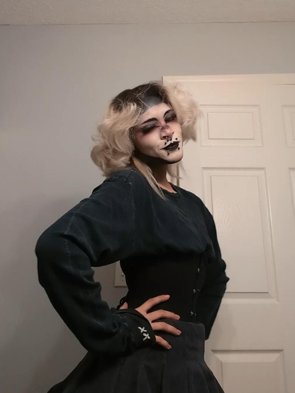 @𝔳𝔦𝔰🥀🖤