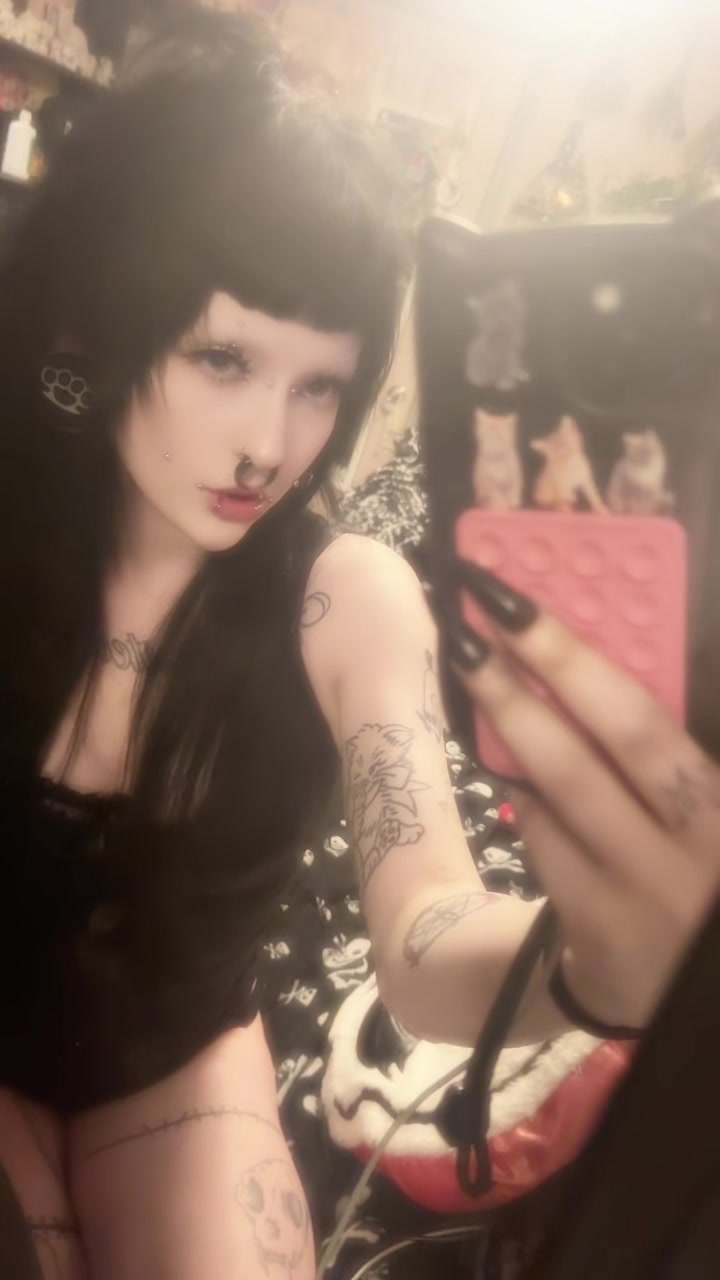 @audreysaysmeow
