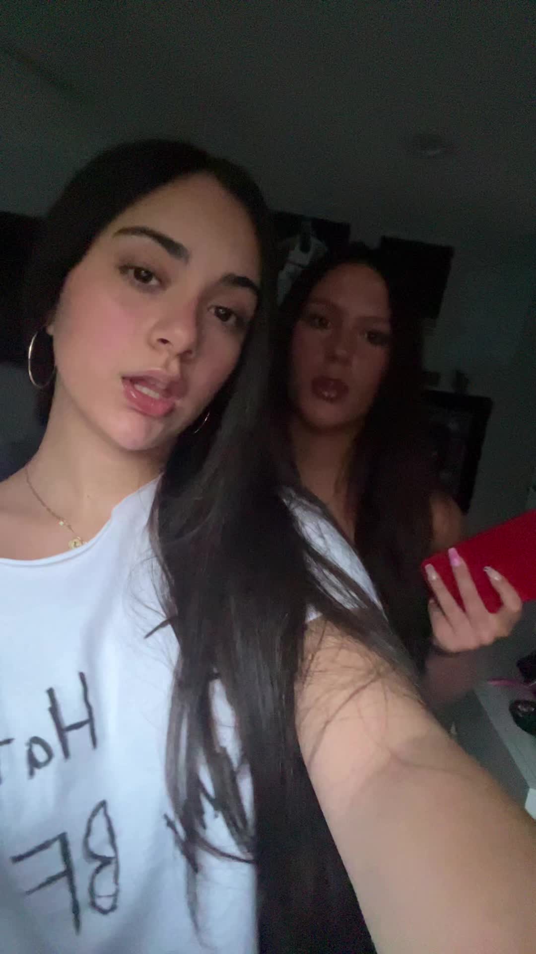 @Bella