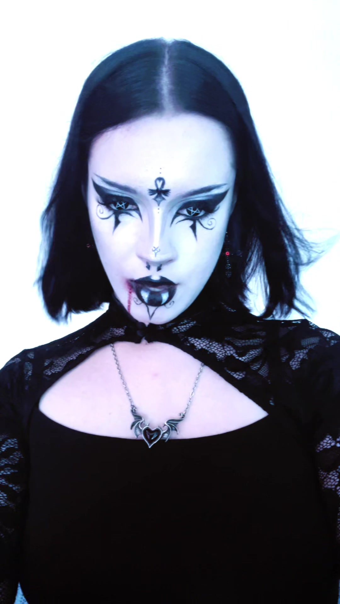 @Klara🧟♀️