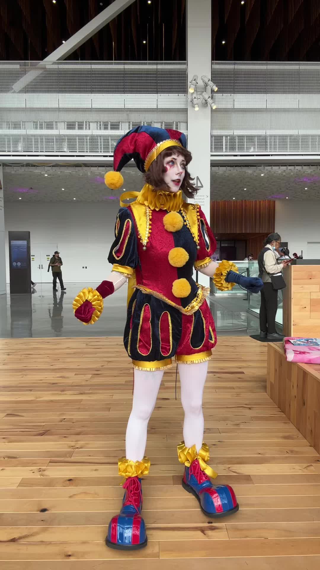 @✨clown town✨