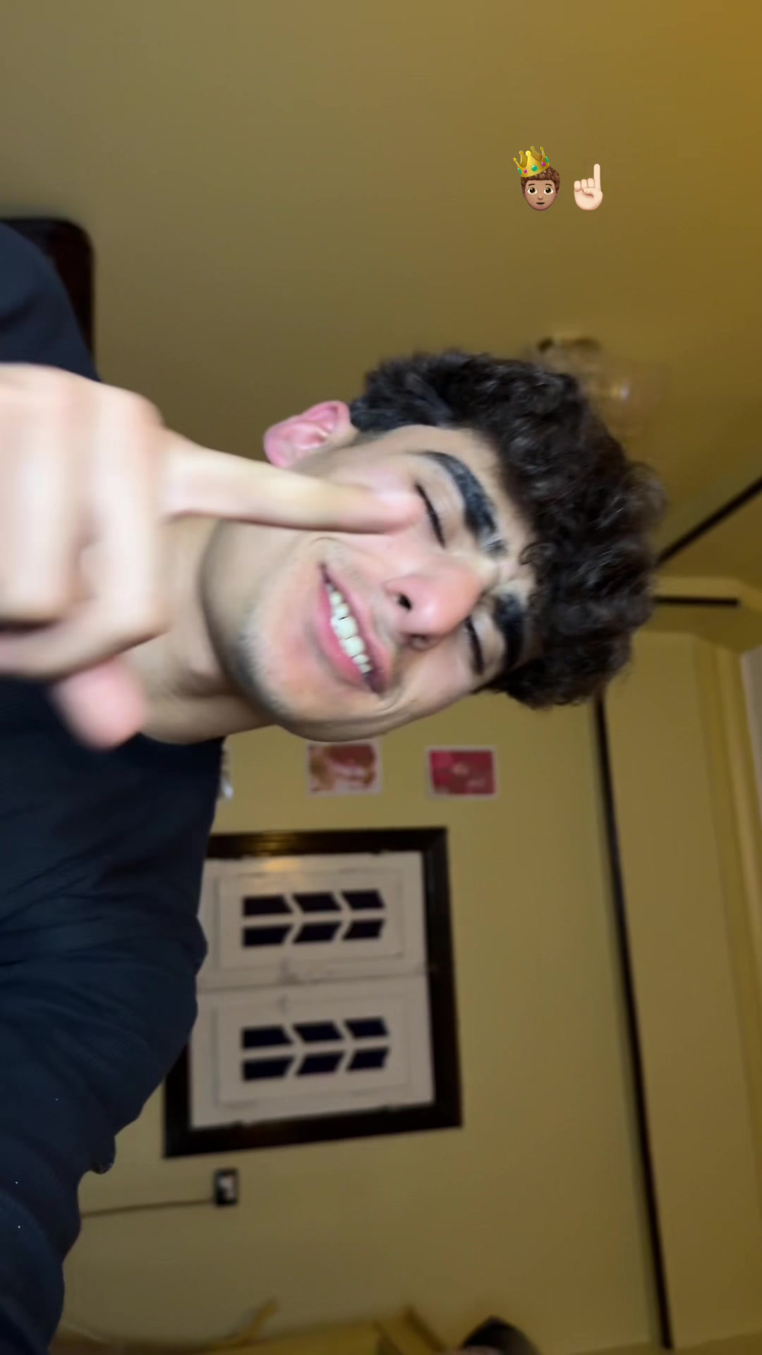@🧑🏽🦱