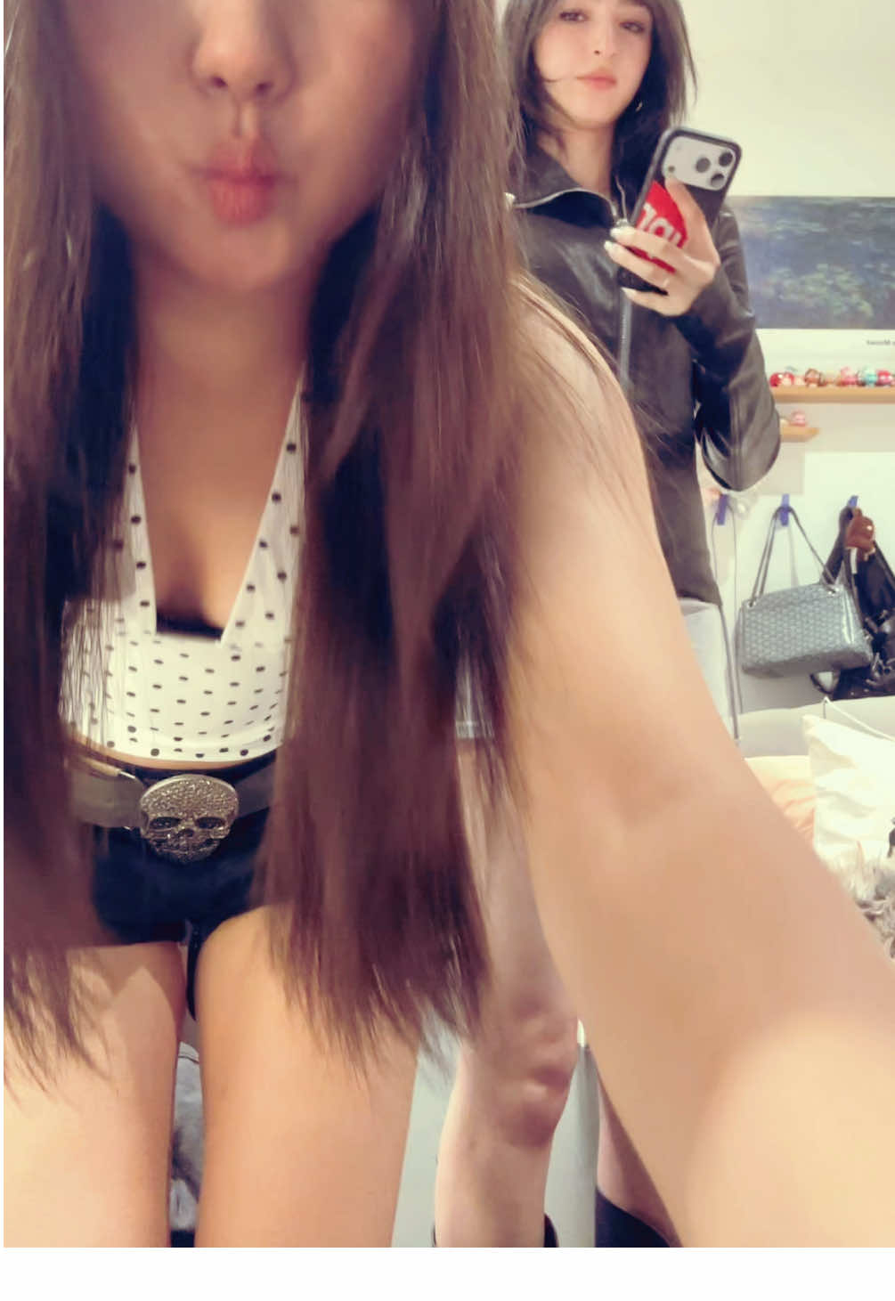 @helenxhw_