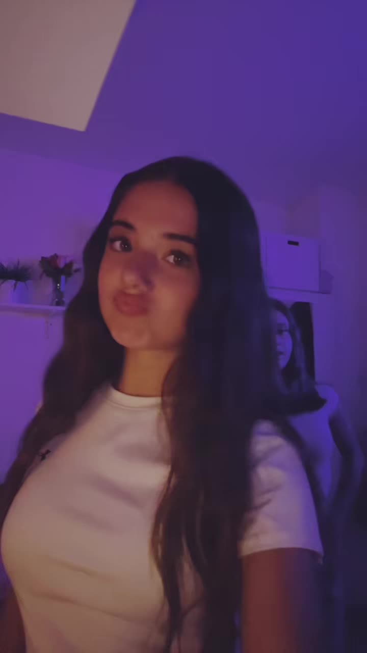 @elisaa