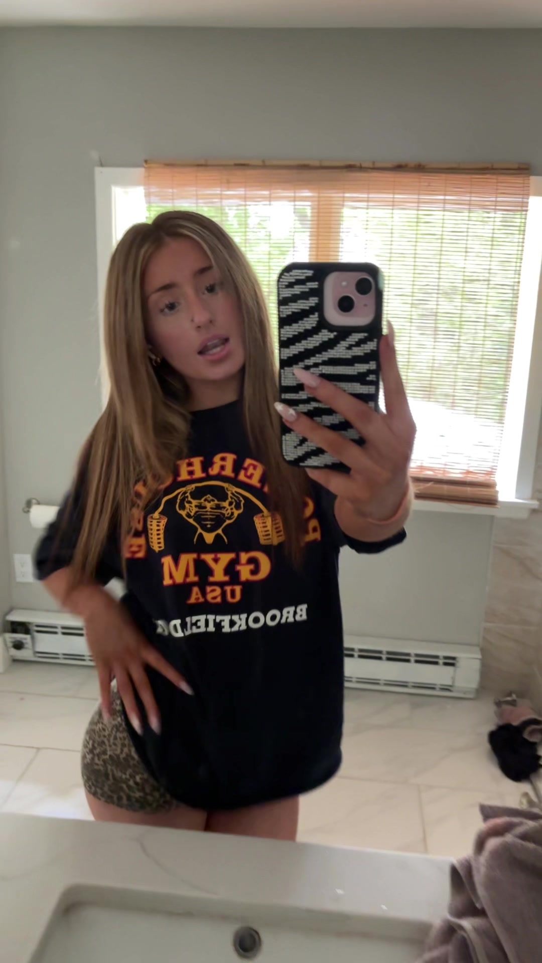 @miaelovecky