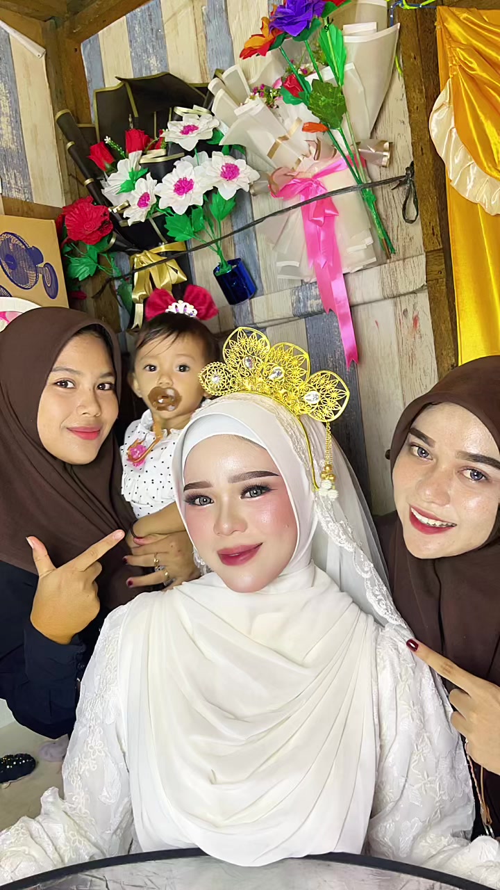 @Anya makeup