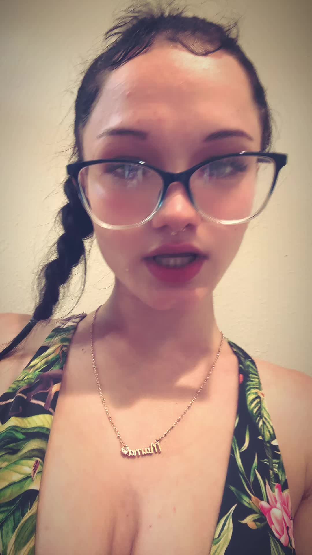 @junebuggg😻