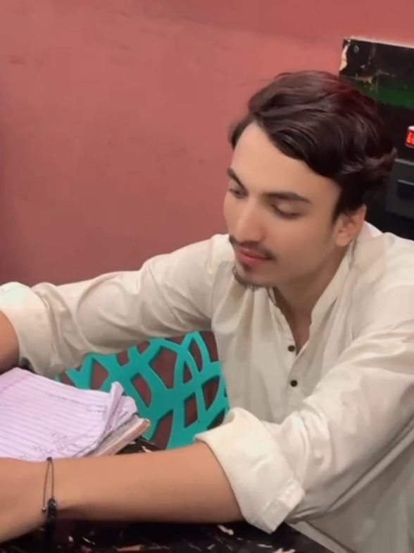 @کمانڈو پٹھان 🦁
