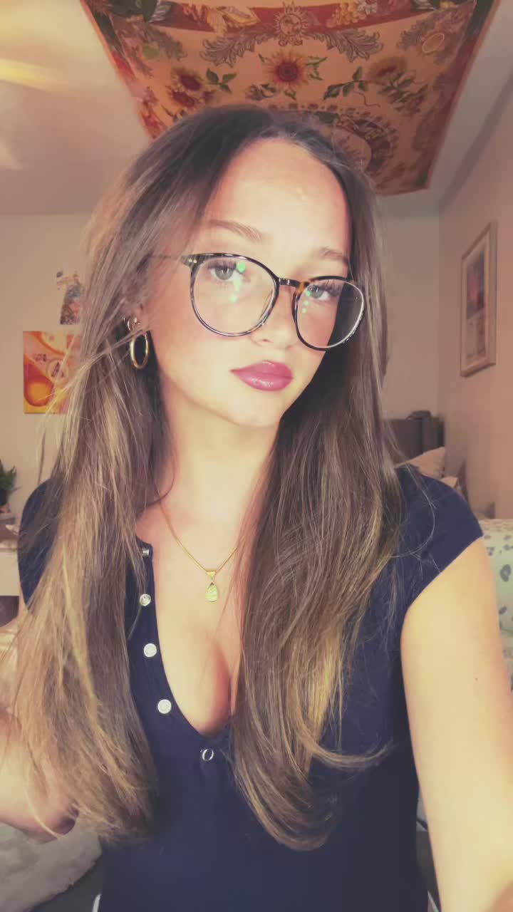 @viaslygirl85