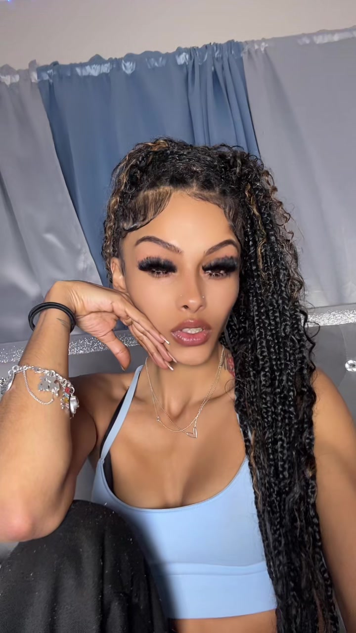 @thareal.christina._