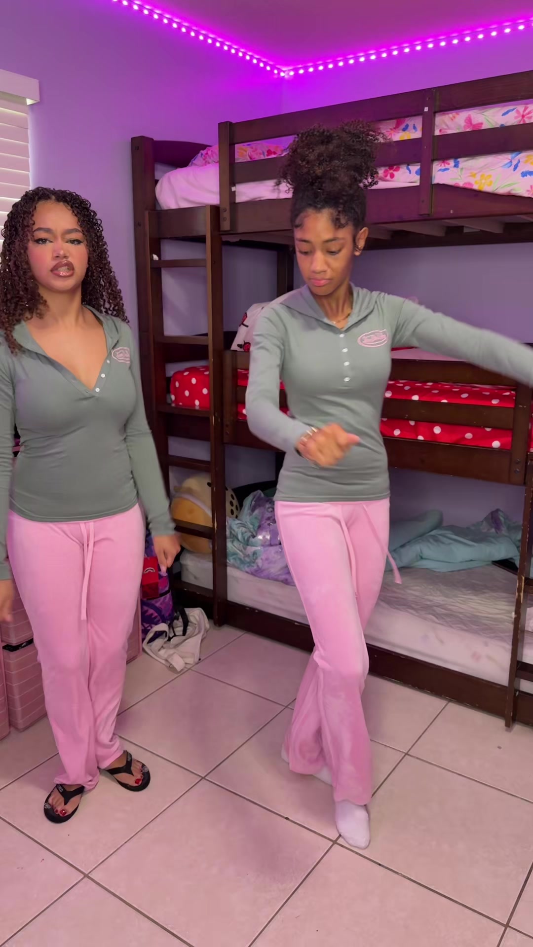 @DemDaddysGirls4