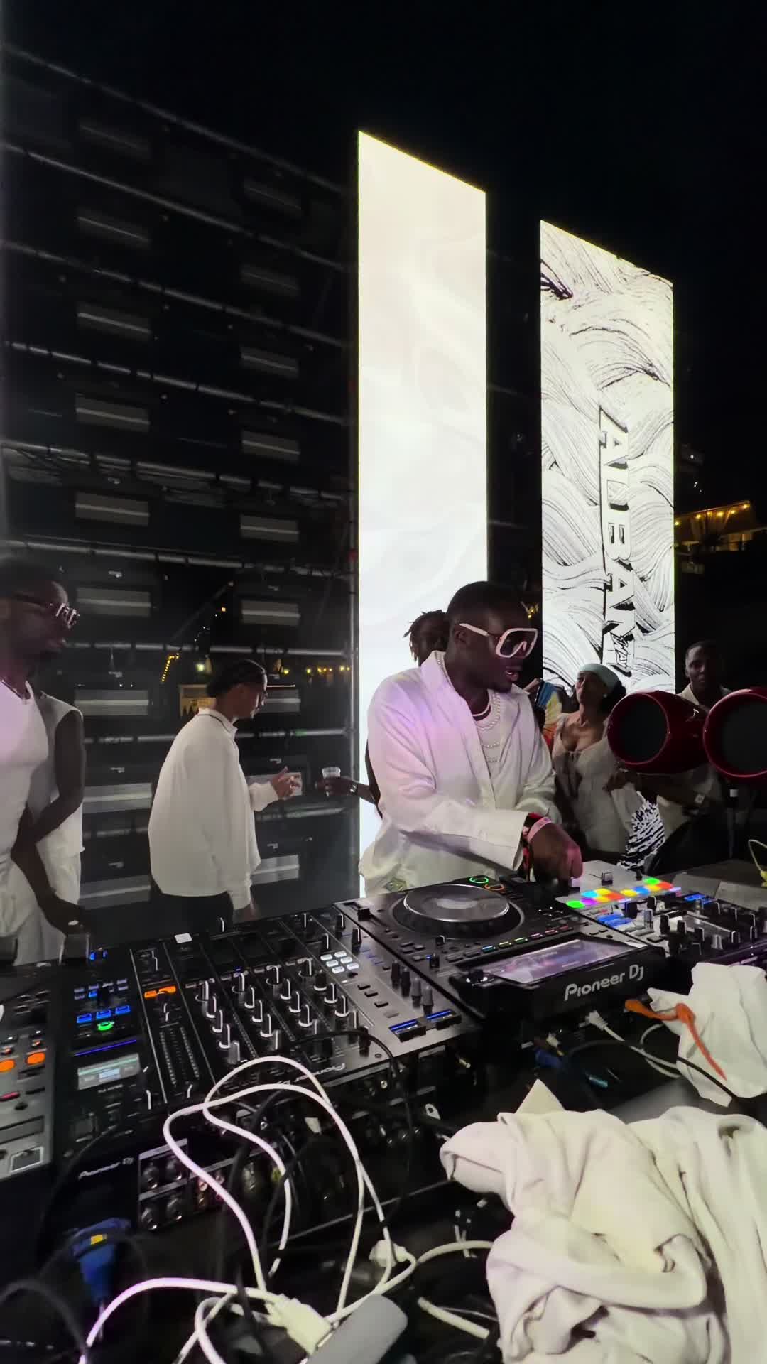 @DJ Phaphane