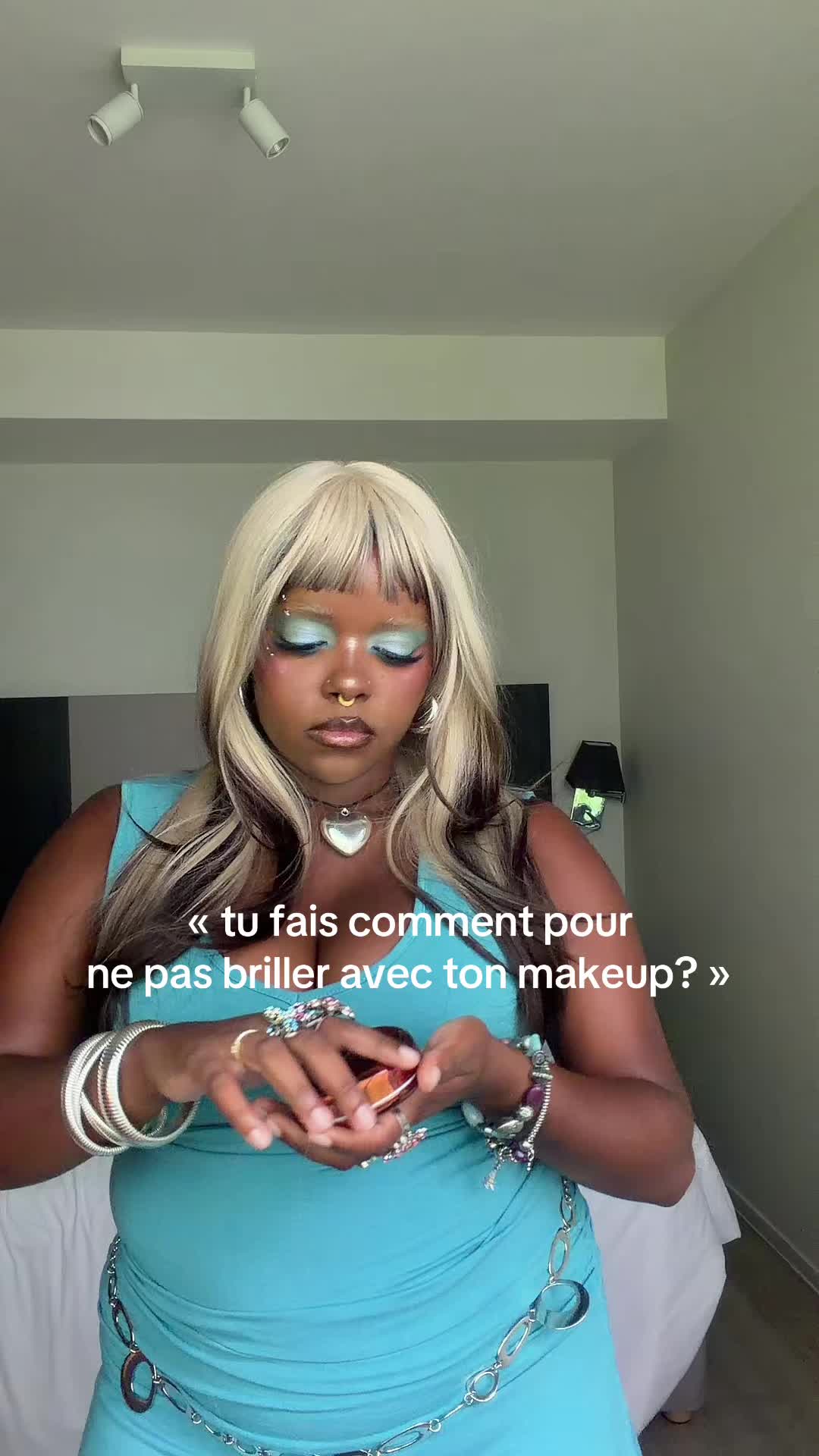 @moon_naya.cbr