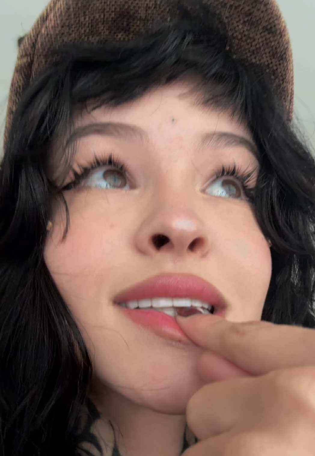 @;Deb