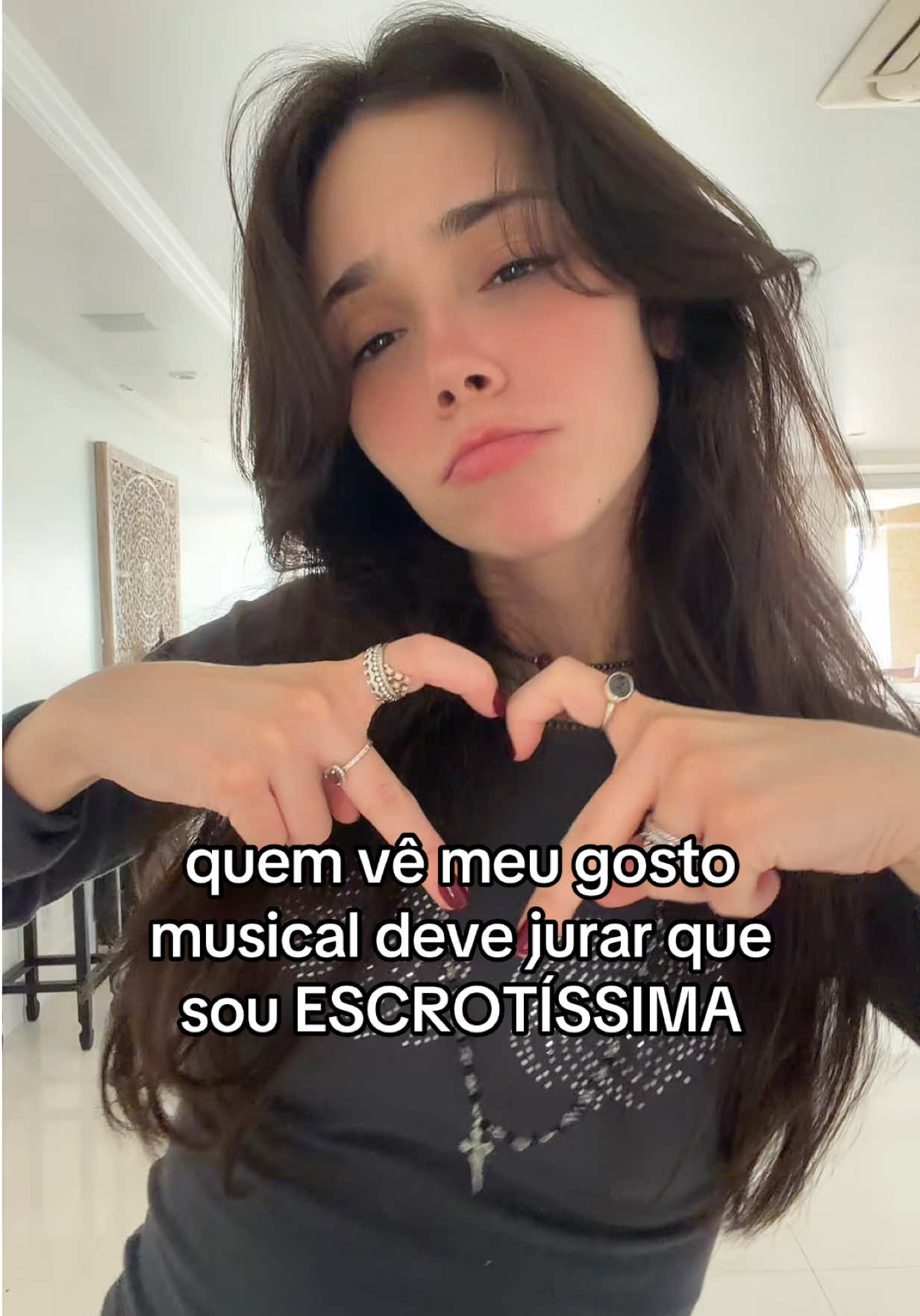 @Cat Dantas