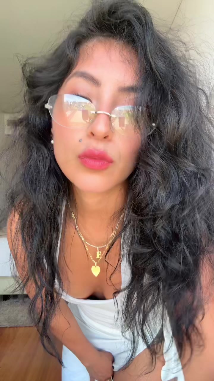 @𝕱𝖑𝖔𝖗 🦋