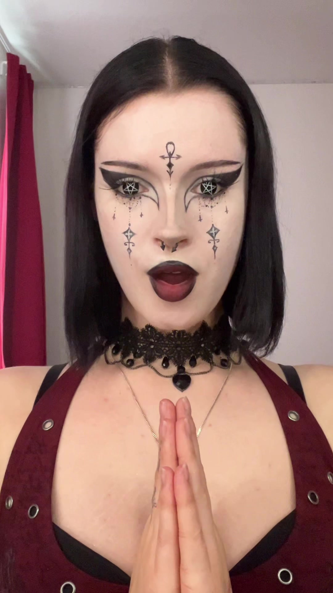 @Klara🧟♀️