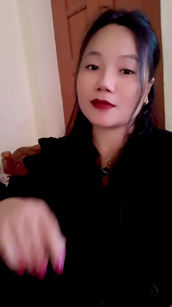 @🇯🇵Dipa Shrestha hutu.tu