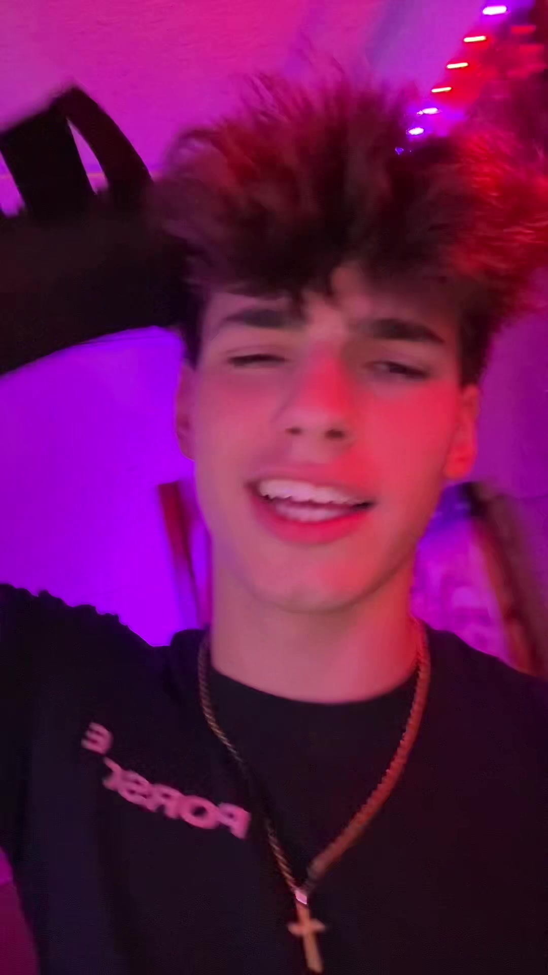 @AJ 🪿