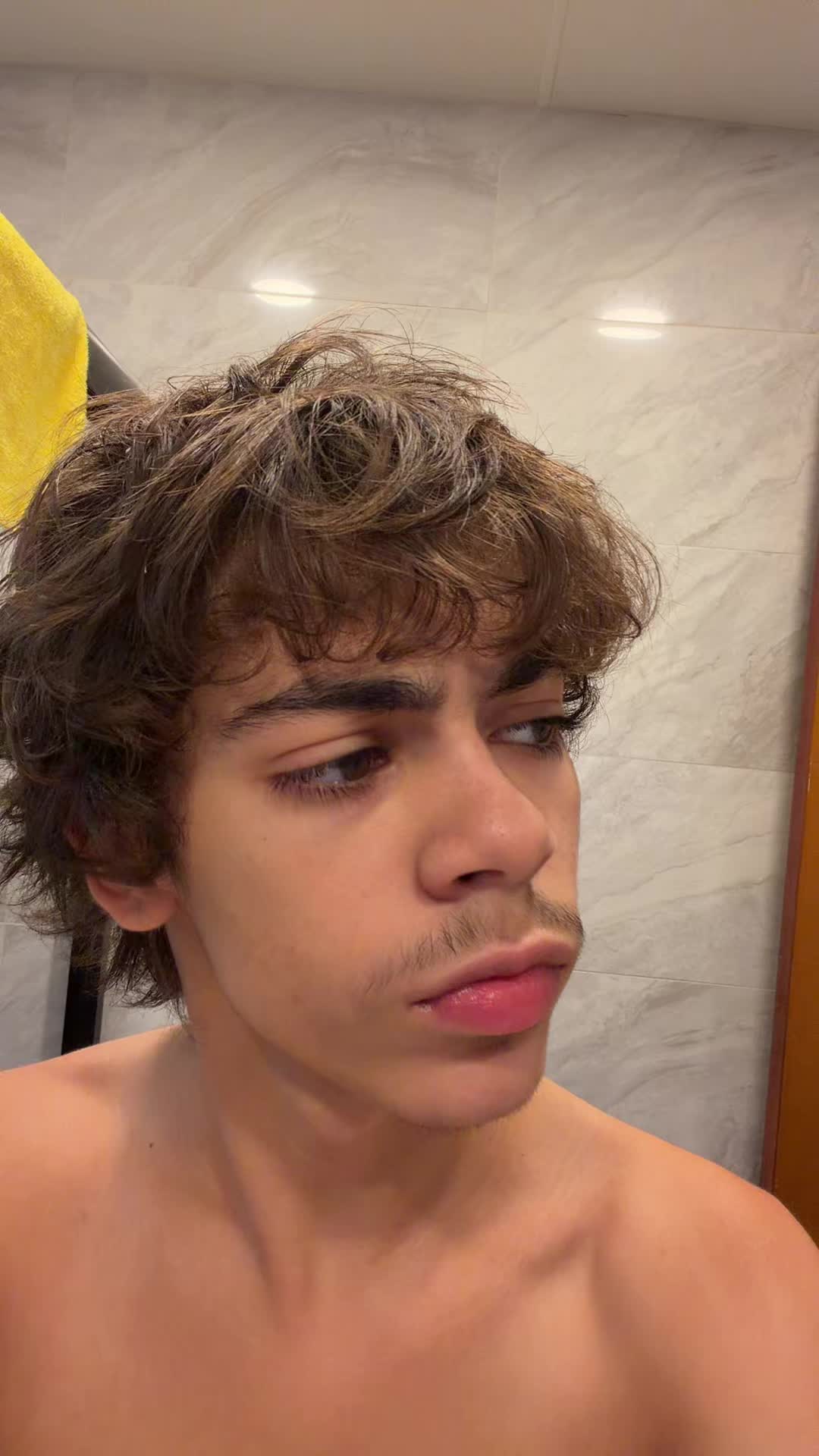 @iseezayy
