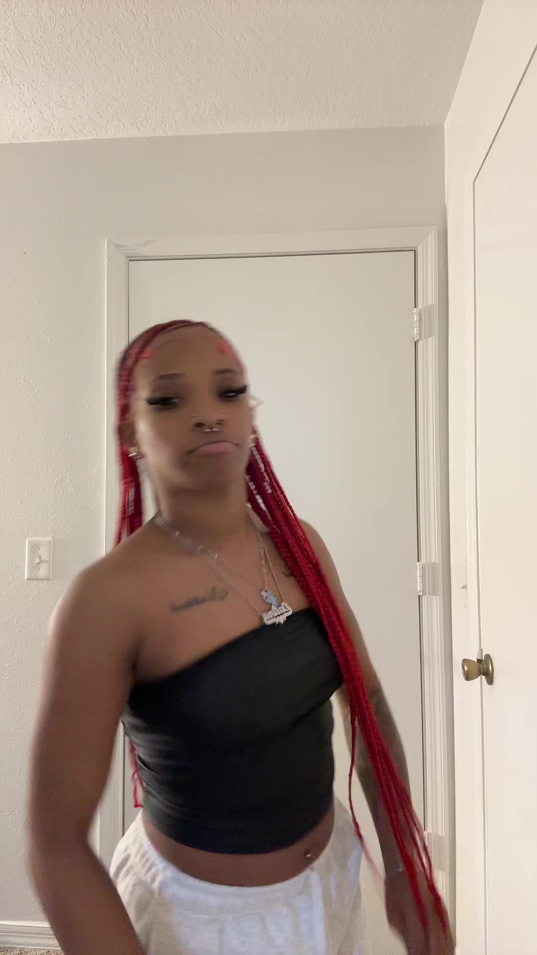 @👩🏽&zwj;❤️&zwj;💋&zwj;👩🏽