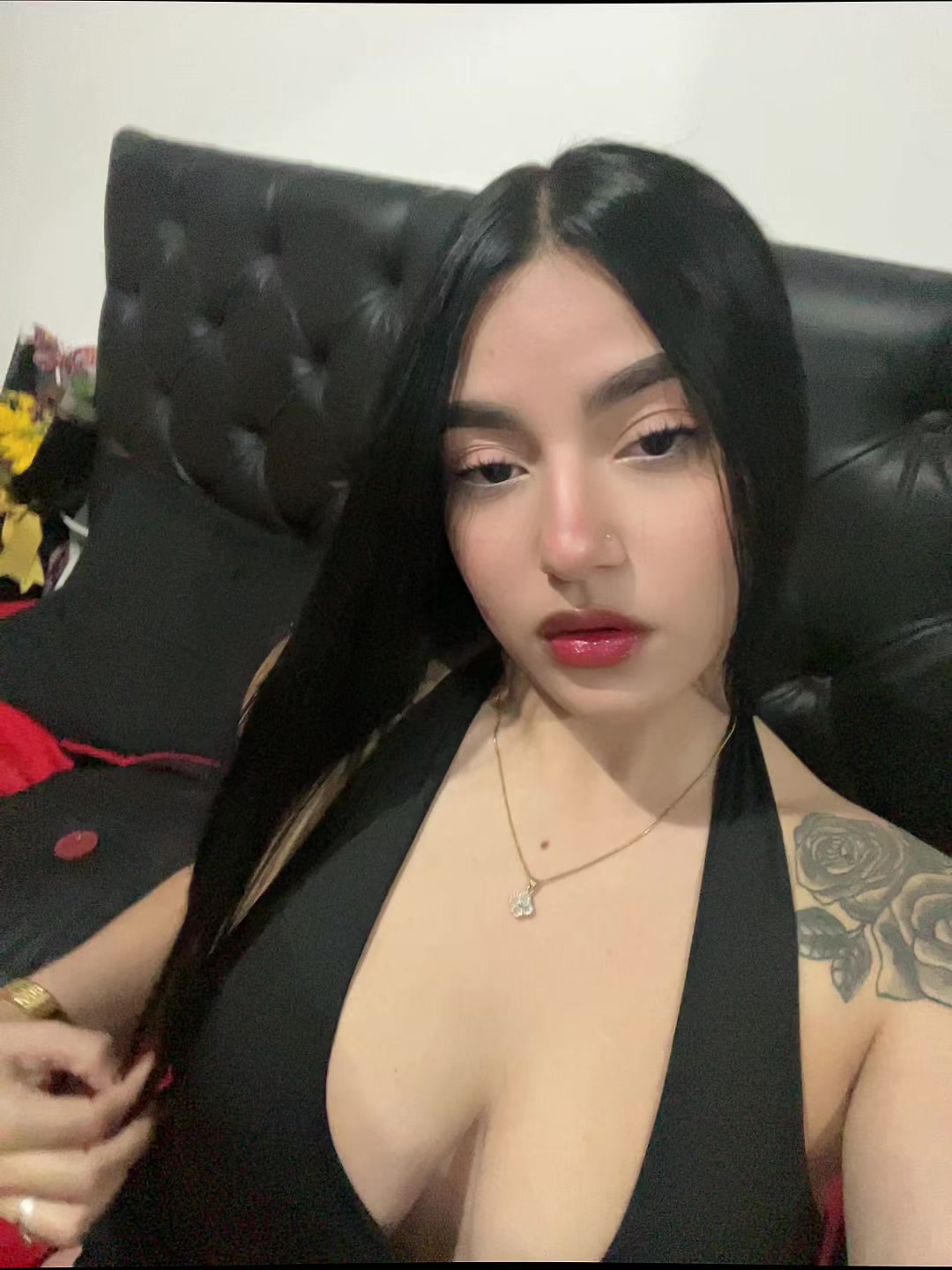 @Valentina🖤