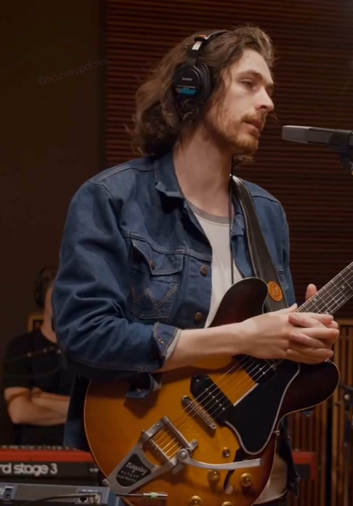 @Hozier Updates 🍂