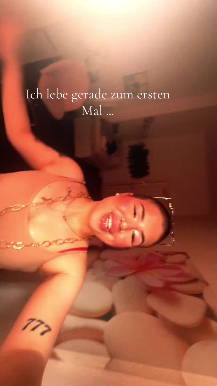 @Lara ✨✨✨