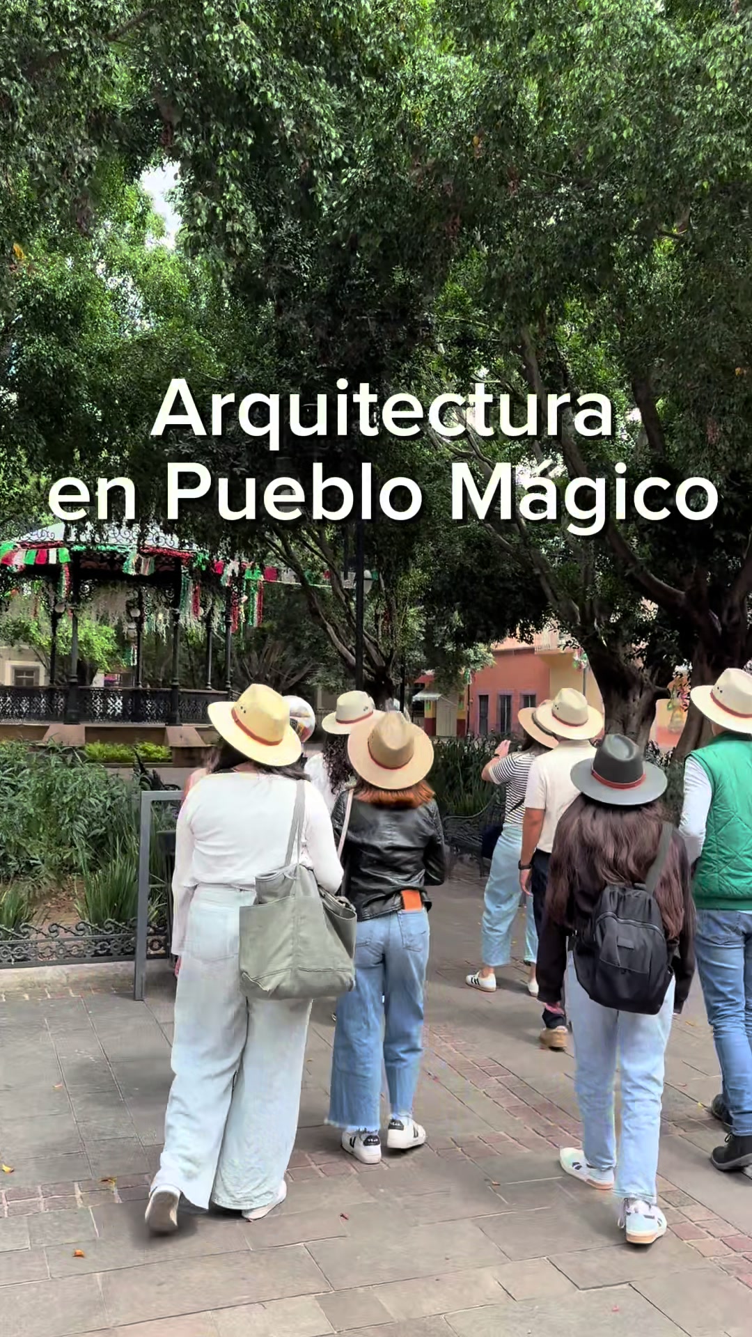 @Universidad De Yahualica