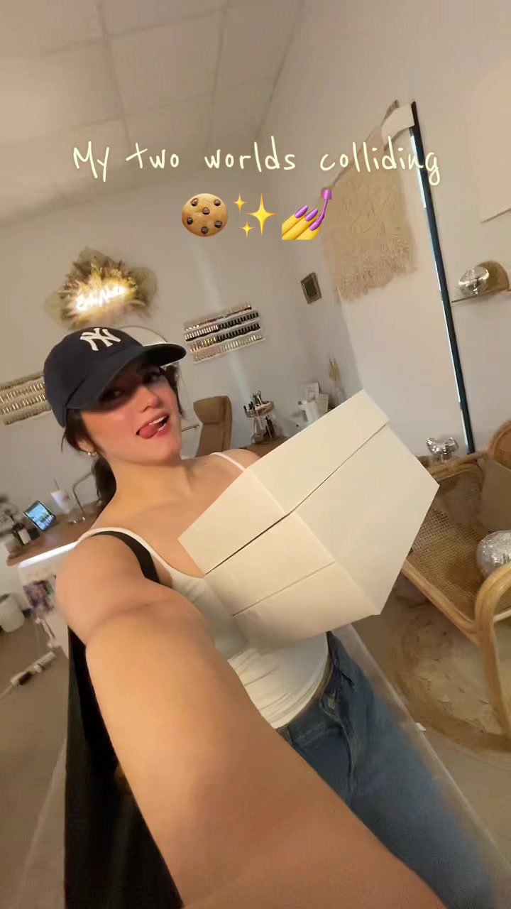 @Elaina