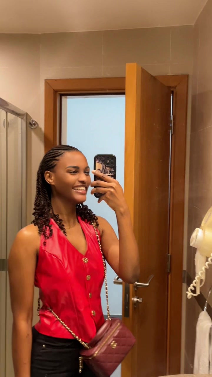 @️Vee💋