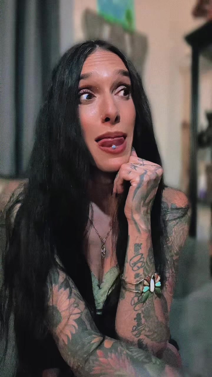 @Holly_Love